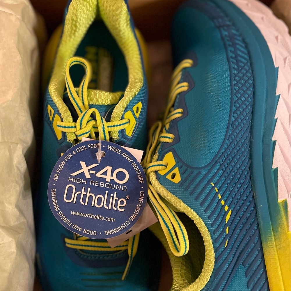 Woman’s Walking Sneakers